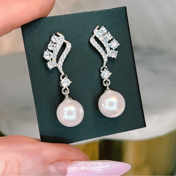 White gold CZ diamond pearl plated silver 1.5” earrings - Picture 7 of 7